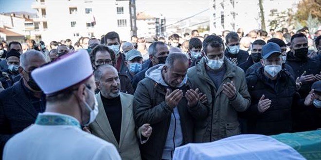 Kılıçlı saldırıda hayatını kaybeden Başak Cengiz toprağa verildi