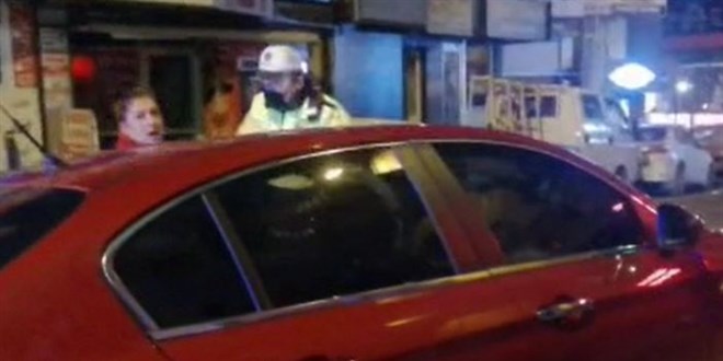 Alkol alıp direğe çarptı polise 'hainlik yapıyorsun' dedi