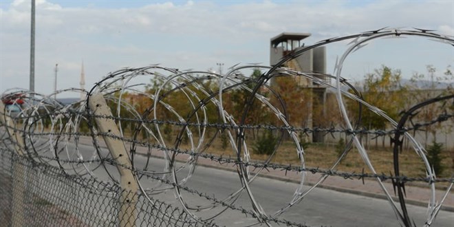 Ceza infaz kurumlarında 'çıplak' arama kaldırıldı