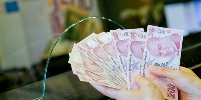 Dolar artt, 200 TL banknot eridi