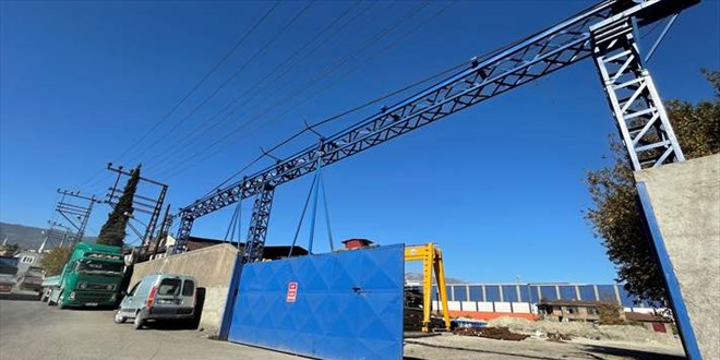 Karabük'te üzerine demir düşen işçi öldü