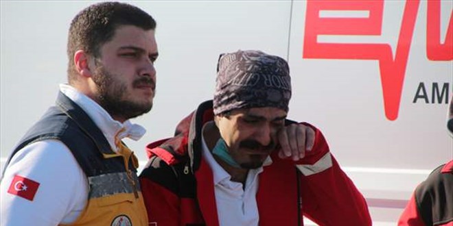 Tekirdağ'da ambulans ile kamyonun çarpıştığı kazada iki kişi yaralandı