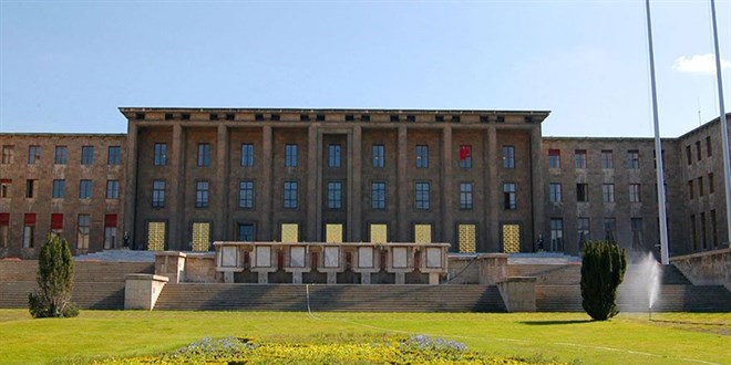 TBMM 8 bilişim personeli alacak. İlanda alacakları ücretler de belirtildi