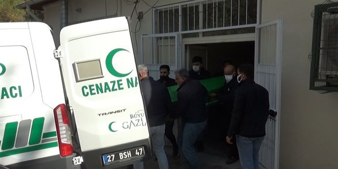 Kafasına kalas düşen inşaat ustası öldü