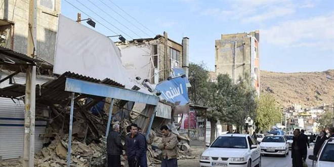 İran'da 6,4 büyüklüğünde deprem
