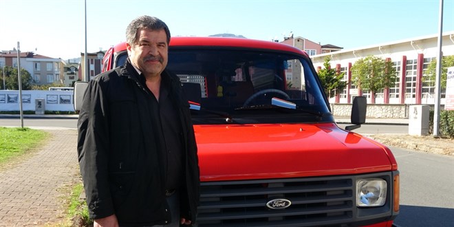 Sevdalısı olduğu minibüs için servet harcadı