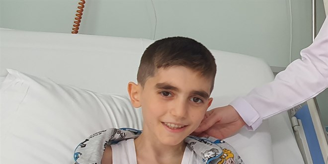 12 yaşındaki Emirhan'ın tek isteği var: Yeni yaşına yeni kalbiyle girmek