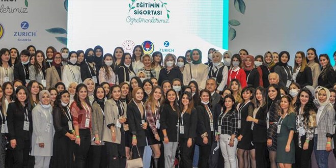 Kadın köy öğretmenleri Antalya'da buluştu