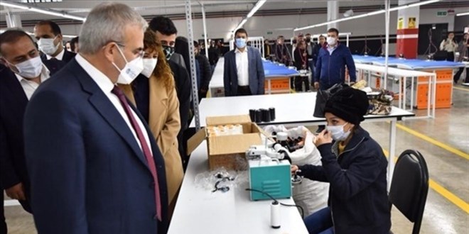600 kiinin istihdam edilecei tekstil fabrikasnn al yapld