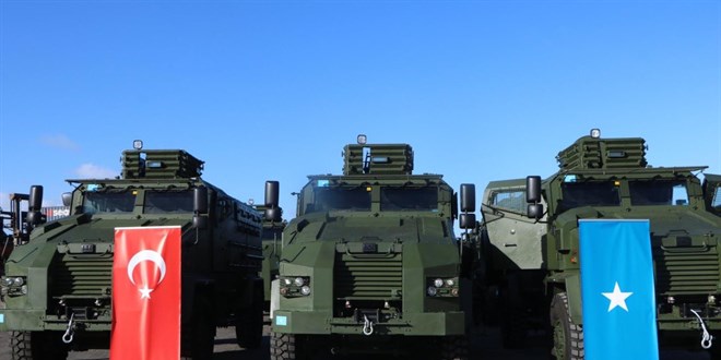 Trkiye, Somali'ye askeri ara ve ambulans balad