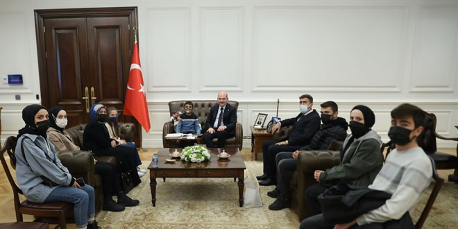 Bakan Soylu, şehit Ahmet Budak'ın ailesini kabul etti