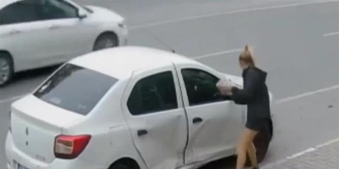 Tartıştığı eşinin aracını böyle parçaladı