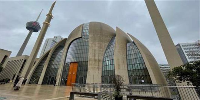 Almanya'da DİTİB Köln Merkez Camisi'ne kundaklama girişimi