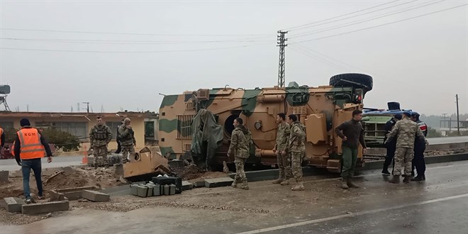 Hatay'da zırhlı askeri araç devrildi: 3 asker yaralı