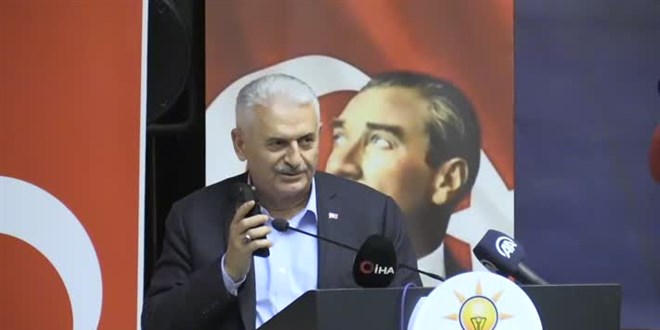 Erdoğan telefonla bağlanarak partililere hitap etti
