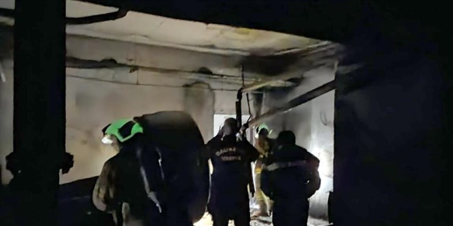 Adliye binas�nda yang�n pani�i