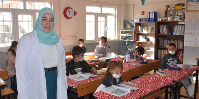 Köyde öğretmenlik hayali için büyükşehirden ayrıldı