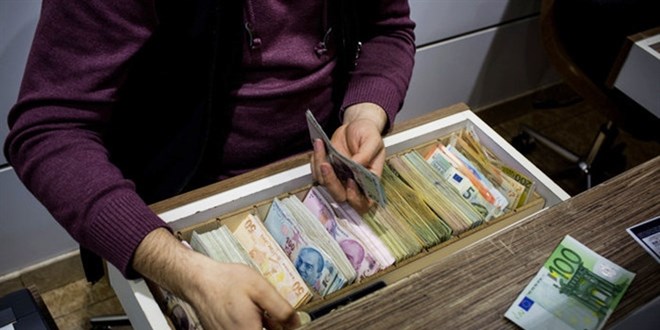 Aksarayl�lar d�viz ve alt�ndaki y�kseli�i iyi yakalad�