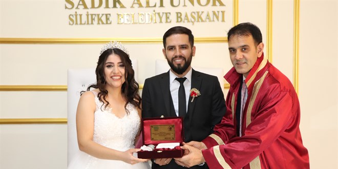 Mersin'de öğretmen çift, Öğretmenler Günü'nde evlendi