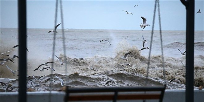 Meteorolojiden yarın için Ege Denizi'nde fırtına uyarısı