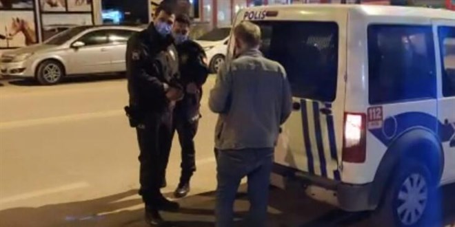 Alkol paras� i�in kendisini d�ven o�lunun elinden b��aklayarak kurtuldu