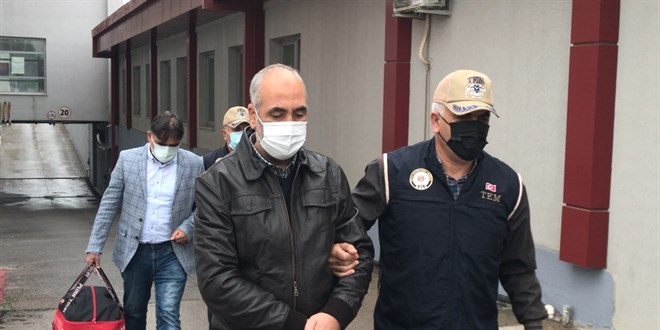Adana'daki FETÖ yönelik operasyonda yakalanan 8 zanlıdan biri tutuklandı