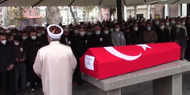 Askeri araç ile hafif ticari araç çarpıştı, bir asker hayatını kaybetti