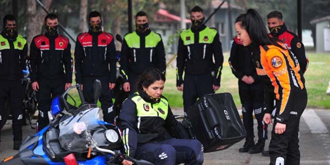 KADES ihbarlarına motosikletli kadın jandarmalar gidecek
