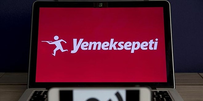 Hackerlar: Yemeksepeti o davayı çekmezse ünlülerin adreslerini yayınlayacağız