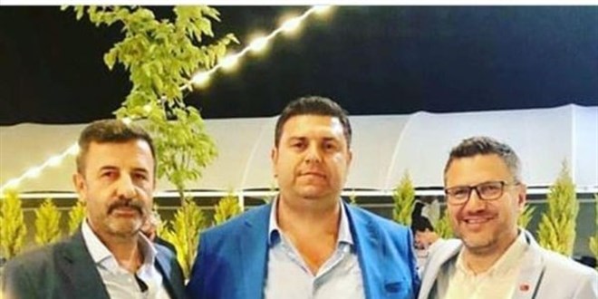 �zmir'de MHP'den 3 meclis �yesi istifa etti