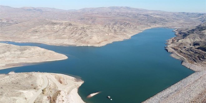 Sivas'ta baraj ehre su veremeyecek hale geldi