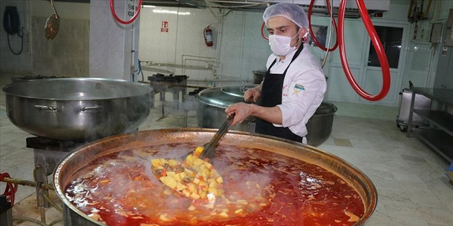 Yozgat'ta 5 bin öğrencinin yemeği meslek lisesinde pişiriliyor