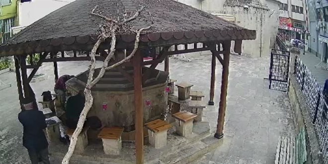 Mersin'de abdest alan kişinin cüzdanını çalan şüpheli yakalandı