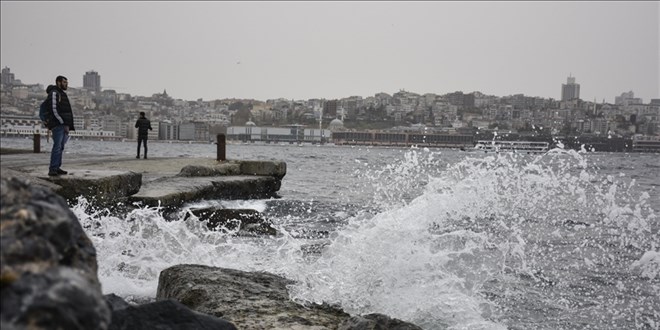 İstanbul'da fırtına etkisini kaybetti