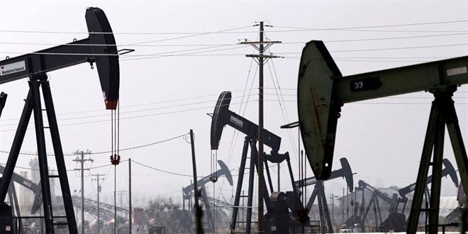 Brent petrolün varil fiyatı 70 doların altına düştü