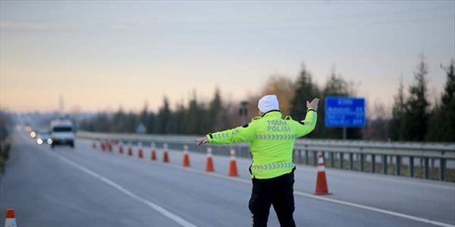 Kış lastiği uygulaması bugün başladı, polis denetimde