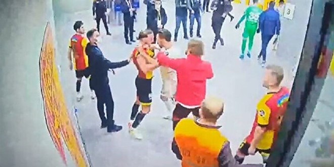 İrfan Can Kahveci'nin kavga görüntüleri ortaya çıktı!