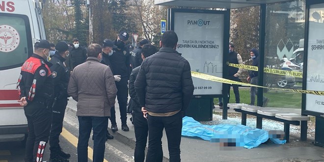 Sevgilisi vuramazsın dedi, otobüs durağında kendini vurdu