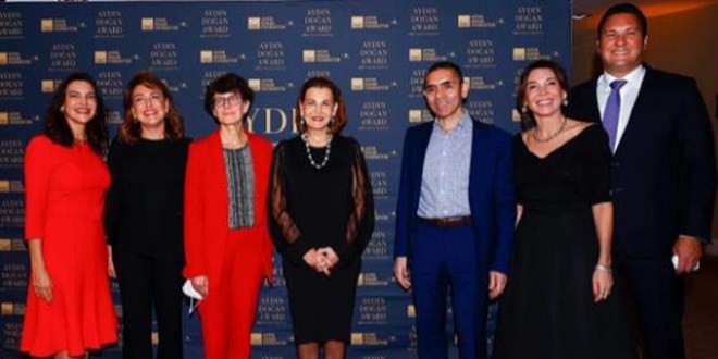 Uğur Şahin açıkladı: O tarihte normale dönebileceğiz!