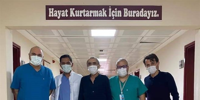 Mideden yapılan yemek borusuyla sağlığına kavuştu