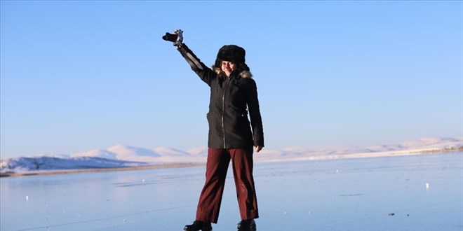 Ge�im kayna�� simitlerini 13 y�ld�r g�vercinlerle payla��yor