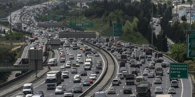 Yoğun trafik, otomobillerin erken yıpranmasına yol açıyor
