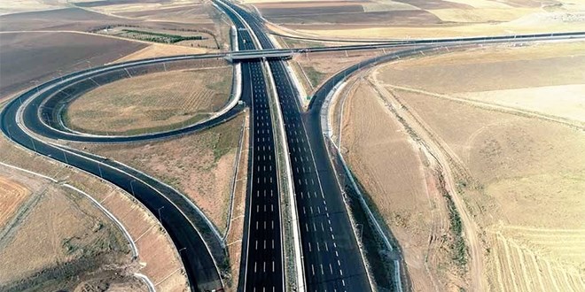 Varank'tan Kılıçdaroğlu'na: Jilet gibi yoldan gitmek hoşuna gitti değil mi?