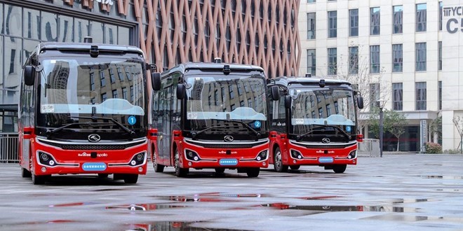 Çin'de sürücüsüz 3 otobüs testlere başladı