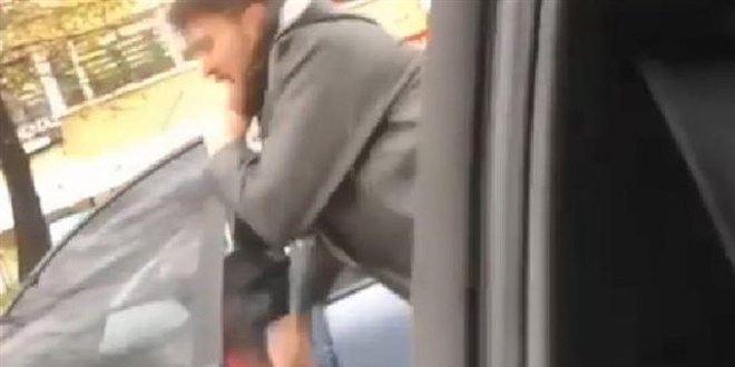 Kadıköy'de trafikte kasklı dehşet