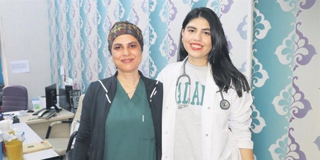 Ebe ile kızı mesai arkadaşı oldu