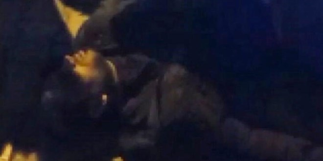 Taciz şüphelisini bayılana kadar dövdüler