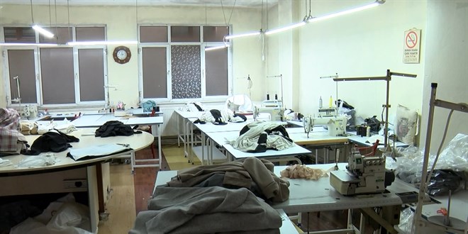 Kredi çekti, banka çalışanı tarafından dolandırıldı