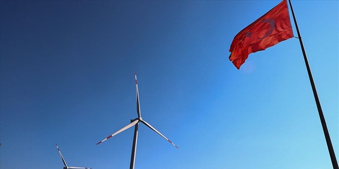Türkiye'nin rüzgar enerjisi kurulu gücü 10 bin 500 megavatı aştı