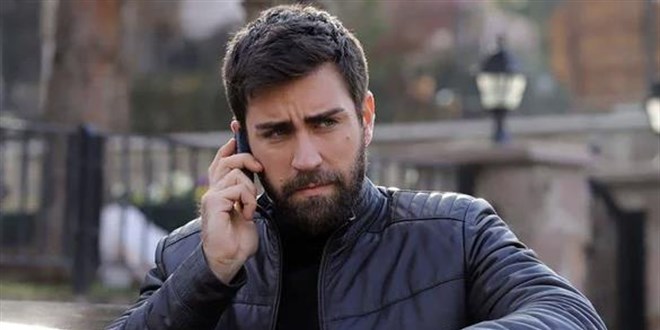 Hilal Kaplan'dan Çağlar Ertuğrul'a: Simit sat, onurlu yaşa!